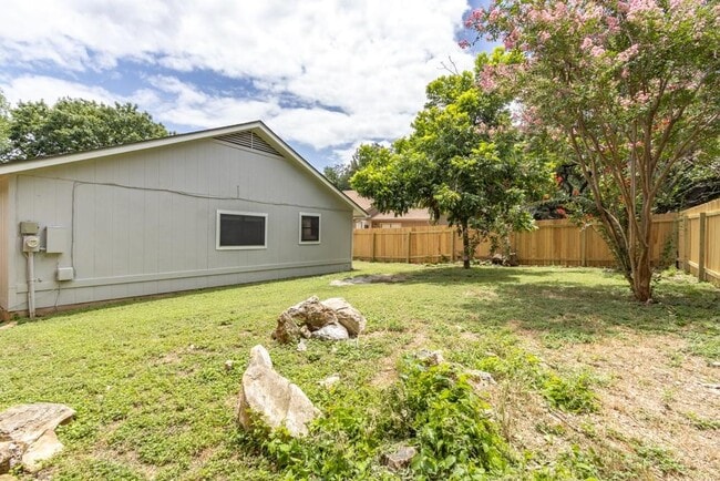 Building Photo - 5703 Shreveport Dr