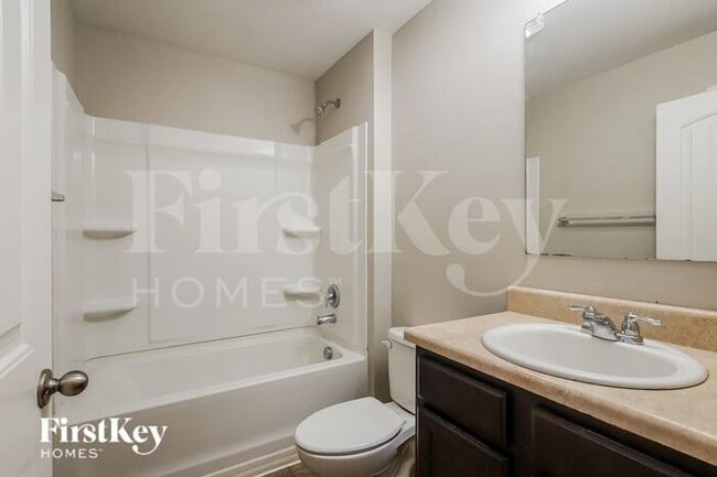 Building Photo - 4631 Woodford Cir
