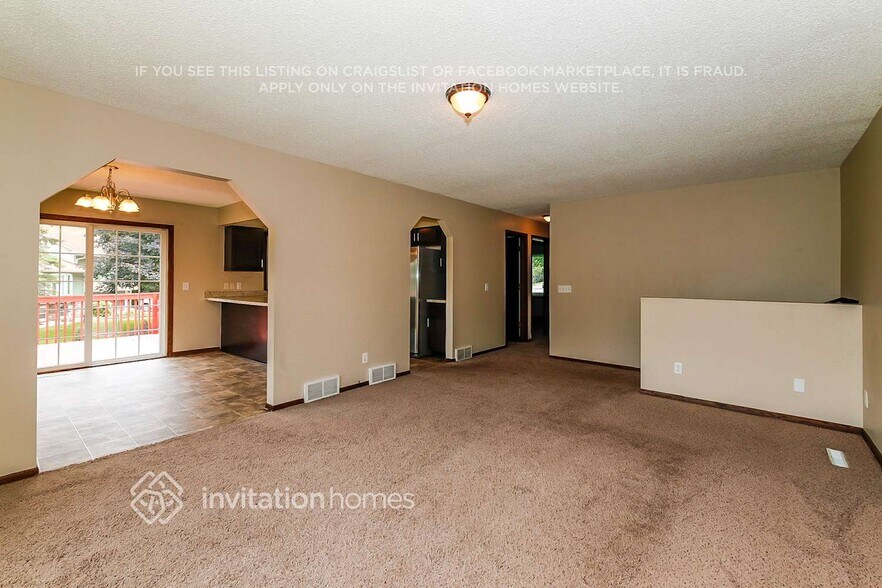 Building Photo - 4804 W Hidden Valley Dr
