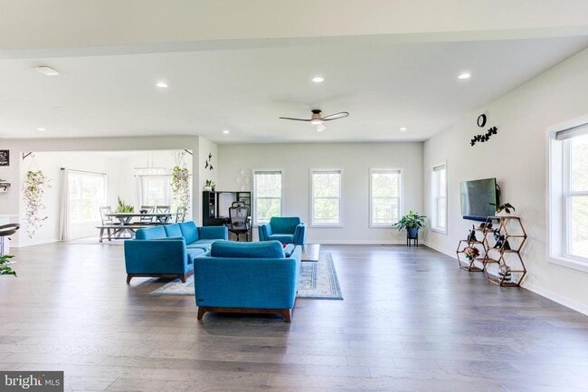 Building Photo - 41355 Tarragon Leaf Dr