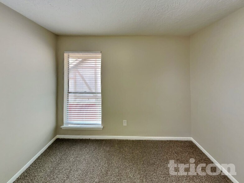 Building Photo - 3326 Doherty Pl