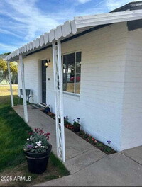 Building Photo - 2 BEDROOMS HOME WITH POOL FOR LEASE
