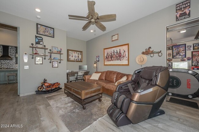 Building Photo - 5861 E Cloud Rd