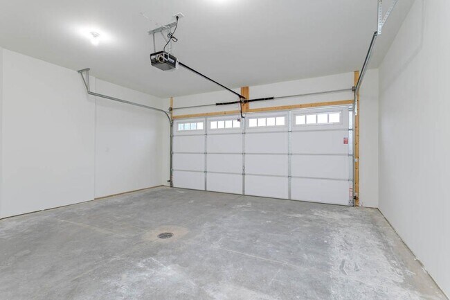 Building Photo - 3506 Green Pastures Ln