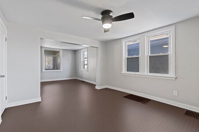 Building Photo - 113 River Ave