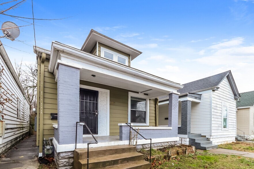 Building Photo - 2320 W Hill St