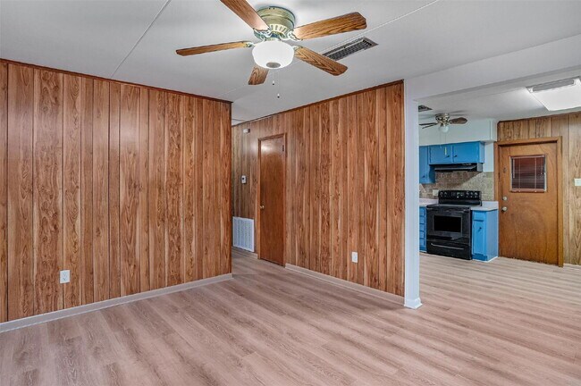 Building Photo - 1101 Shirley Ln