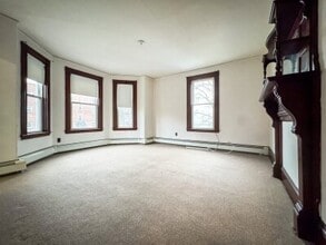 Building Photo - 86 Chestnut St
