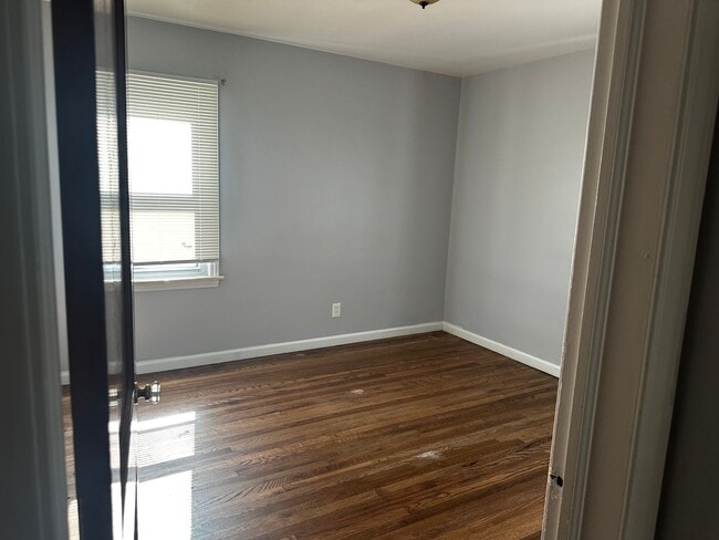 Building Photo - 3 Bedroom home in Centerline