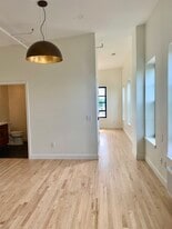 Building Photo - 146 Main St