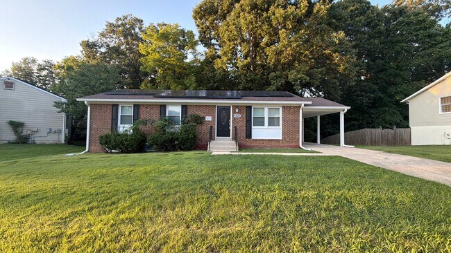 Building Photo - 2302 Old Fort Hills Dr