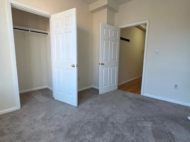 Building Photo - 530 Monroe St