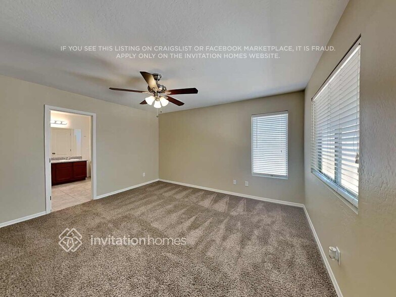 Building Photo - 1352 E Kelsi Ave