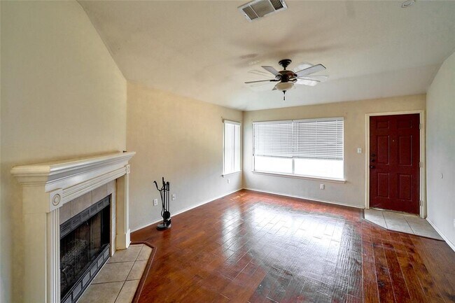 Building Photo - 2712 Settlement Dr