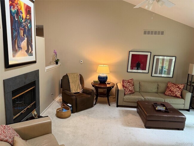 Building Photo - 7670 Golden Hill Ct