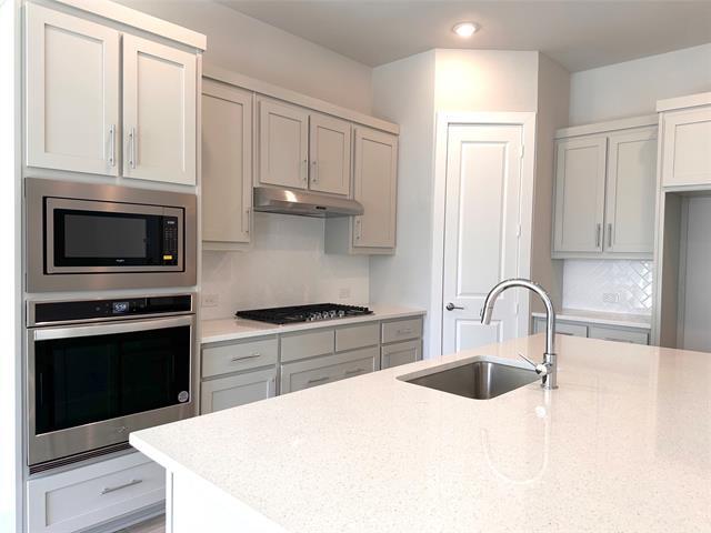 Building Photo - 8121 Bromley Dr