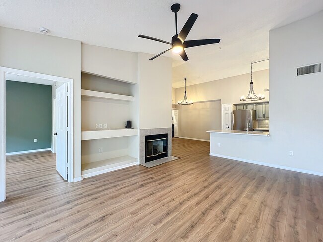 Building Photo - 13103 Mulberry Park Dr