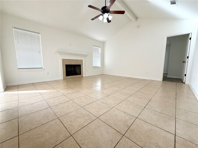 Building Photo - 2912 S D Pl