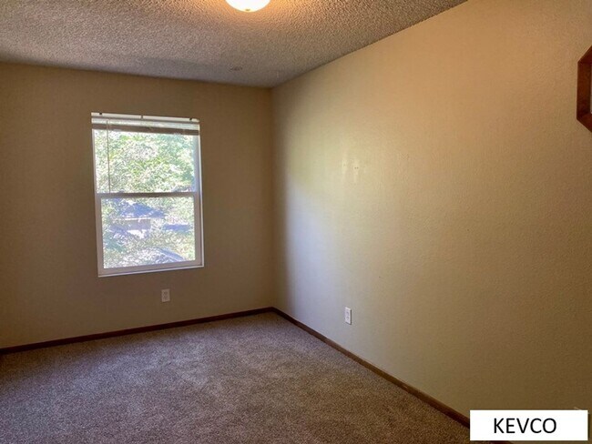 Building Photo - 411 Garfield St