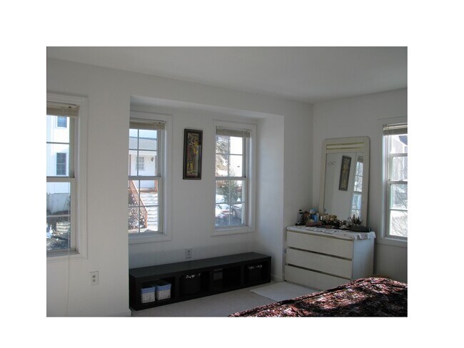 Building Photo - 444 Plantation St