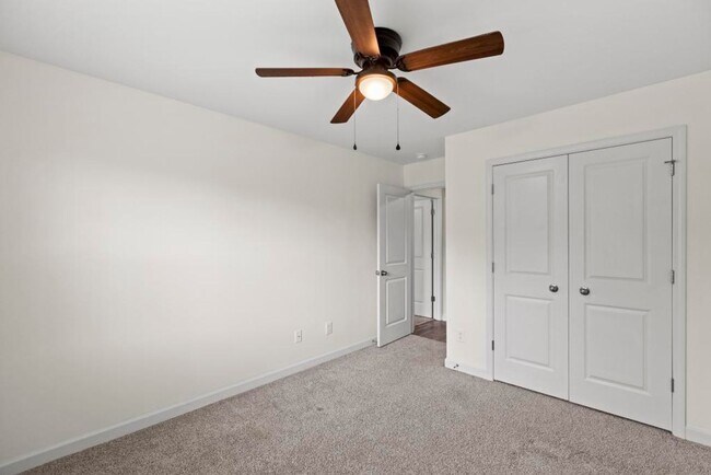 Building Photo - 514 Isaac Br Dr