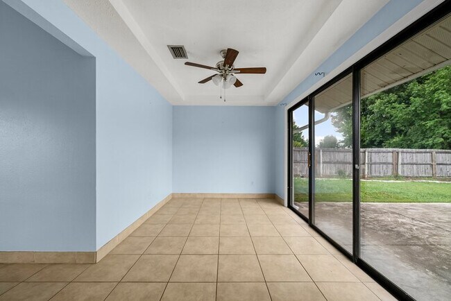 Building Photo - 7750 Betty Louise Dr
