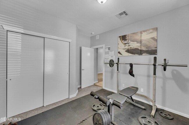 Building Photo - 12631 Mark Twain Ave