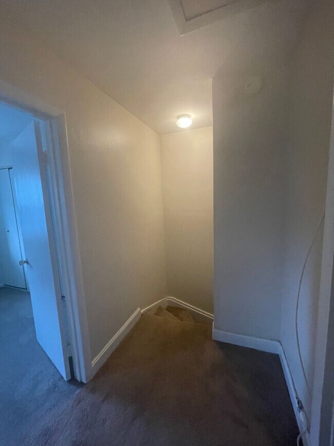 Building Photo - NICE 2 BEDROOM TOWNHOUSE IN LAKE EDWARDS