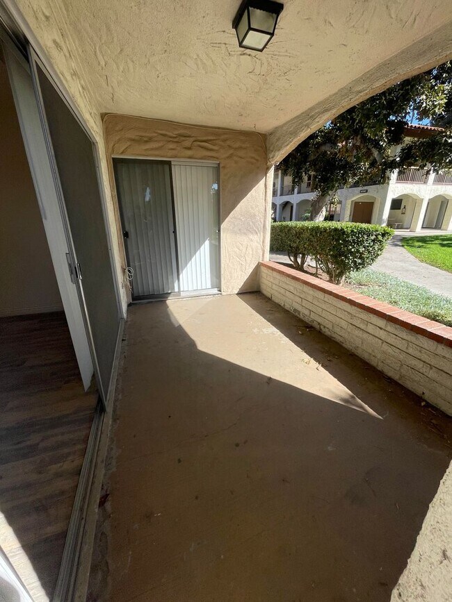 Building Photo - Beautiful 2 BD, 2 BA First Floor Condo at ...