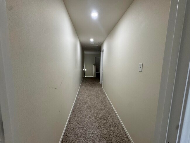 Building Photo - 1828 Port Louisiana Dr