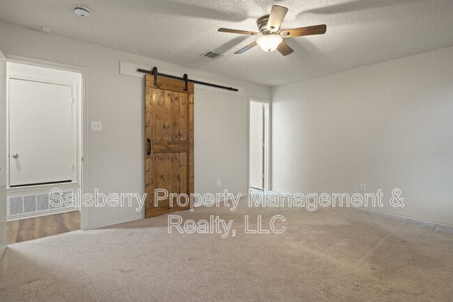 Building Photo - 536 Del Mar Dr