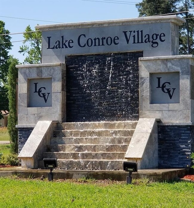 Building Photo - Beautiful 1 Story MOVE IN READY New Construction home in Lake Conroe Village Subdivision. This Go...