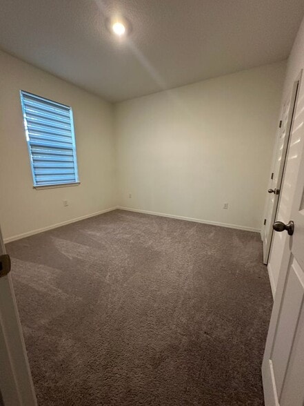 Building Photo - 9750 SW 42nd Ave