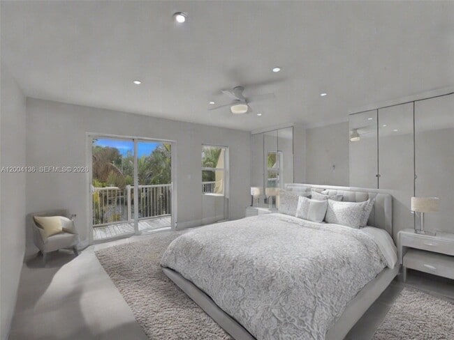 Building Photo - 3744 NE 167th St