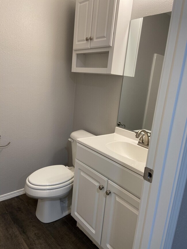 Building Photo - 507 W Broadway St