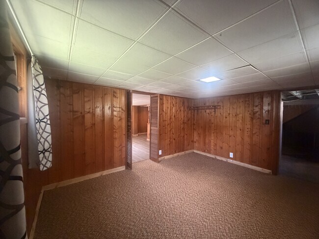 Building Photo - 515 W Southside Blvd