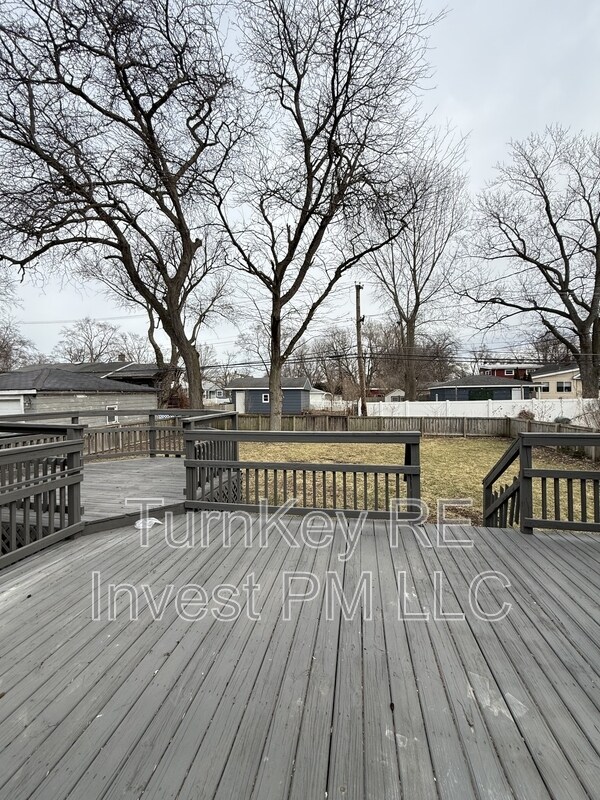 Building Photo - 18227 Center Ave