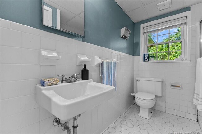 Building Photo - 2405 Morganton Rd