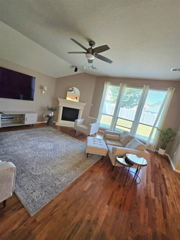 Building Photo - 6504 Fannin Farm Way
