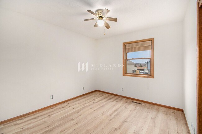 Building Photo - Chalco Pointe Home for Rent