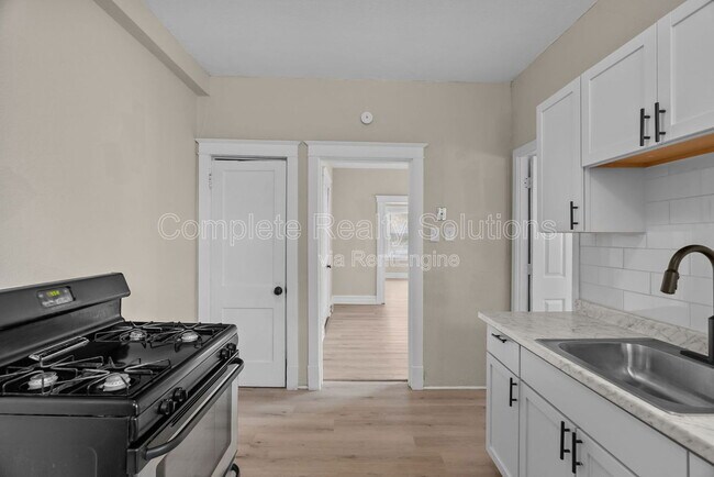 Building Photo - 4102 California Ave