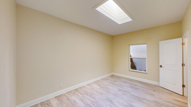 Building Photo - 959 N Hwy A1A