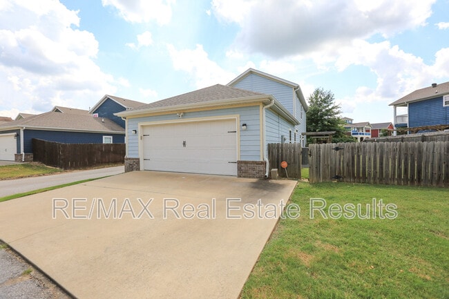 Building Photo - 626 N Tennyson Ln