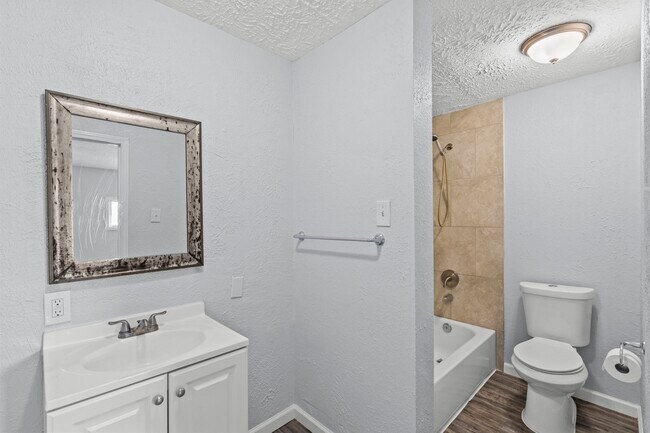 Building Photo - 228 Orange St