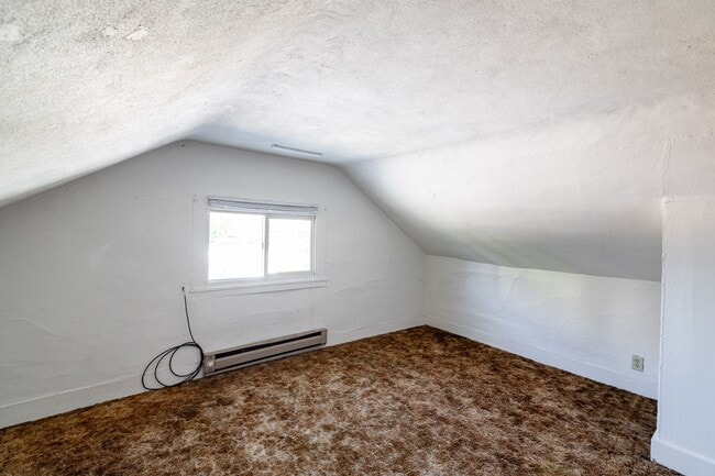 Building Photo - 602-604 9th St N