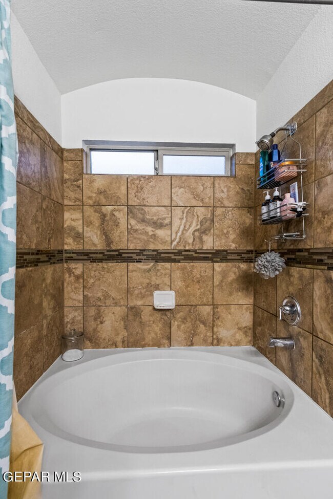 Building Photo - 7365 Dewberry Dr