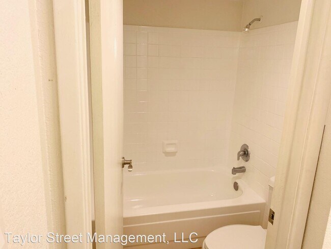 Building Photo - 5995 N 78th St