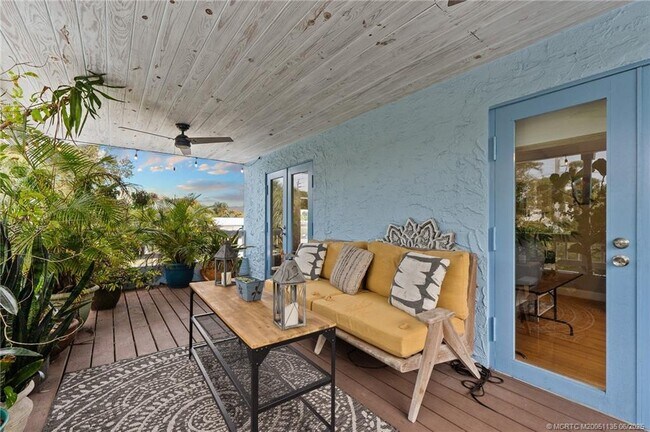 Building Photo - 508 SE Balboa Ave