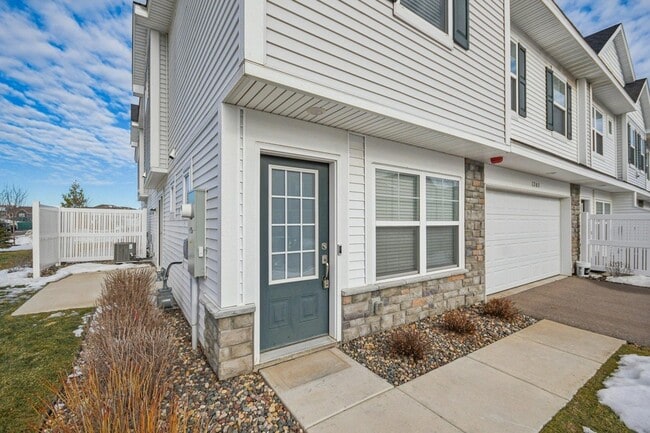 Building Photo - 1203 Lower 143rd St E