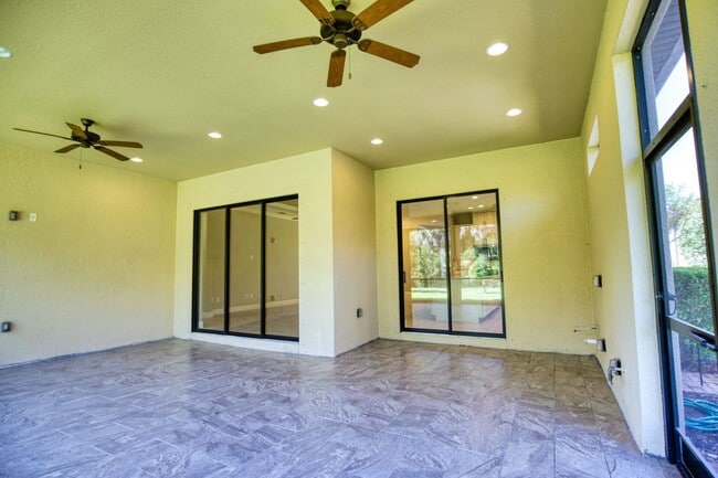 Building Photo - Annual Unfurnished Single-Family Home located in Bellacina at Casey Key with Resort-like Amenities!